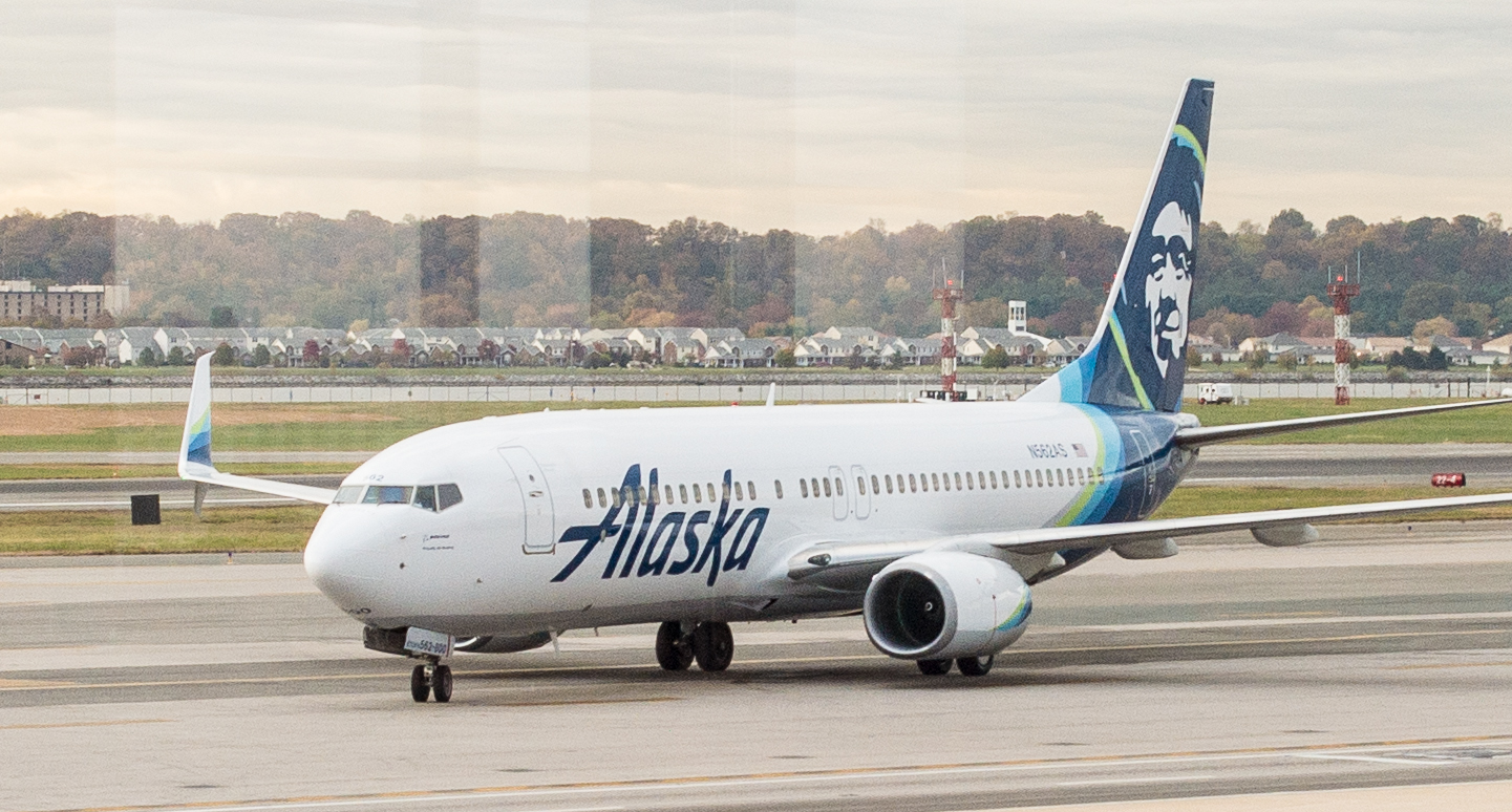 Alaska Airlines Flight AS1386: Cabin Odour Leaves Attendant with Headache