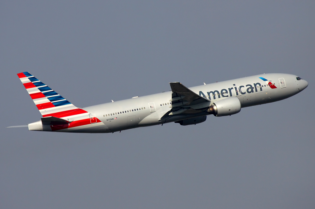 American Airlines fleet: An American Airlines Boeing 777-223/ER just departed from Shanghai Pudong International Airport (PVG / ZSPD)