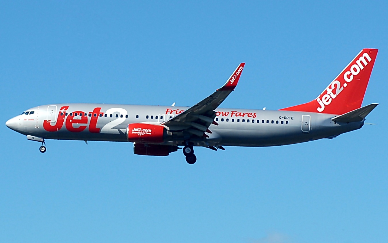 Jet2 Boeing 737-800 Veers Off Birmingham Airport Runway in Storm Boelo