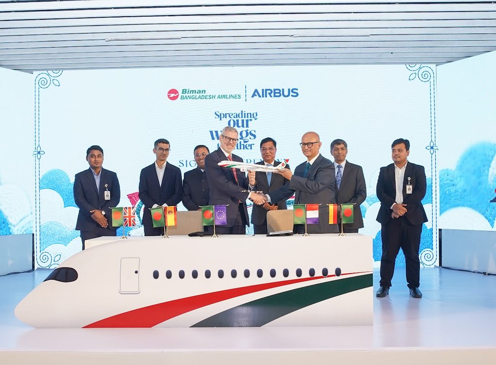 Biman Bangladesh: The economy class cabin of Air France Airbus A350-900 F-HUVJ